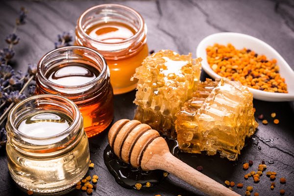 وصفة العسل والجلسرين لعلاج سواد محيط الشفاه 