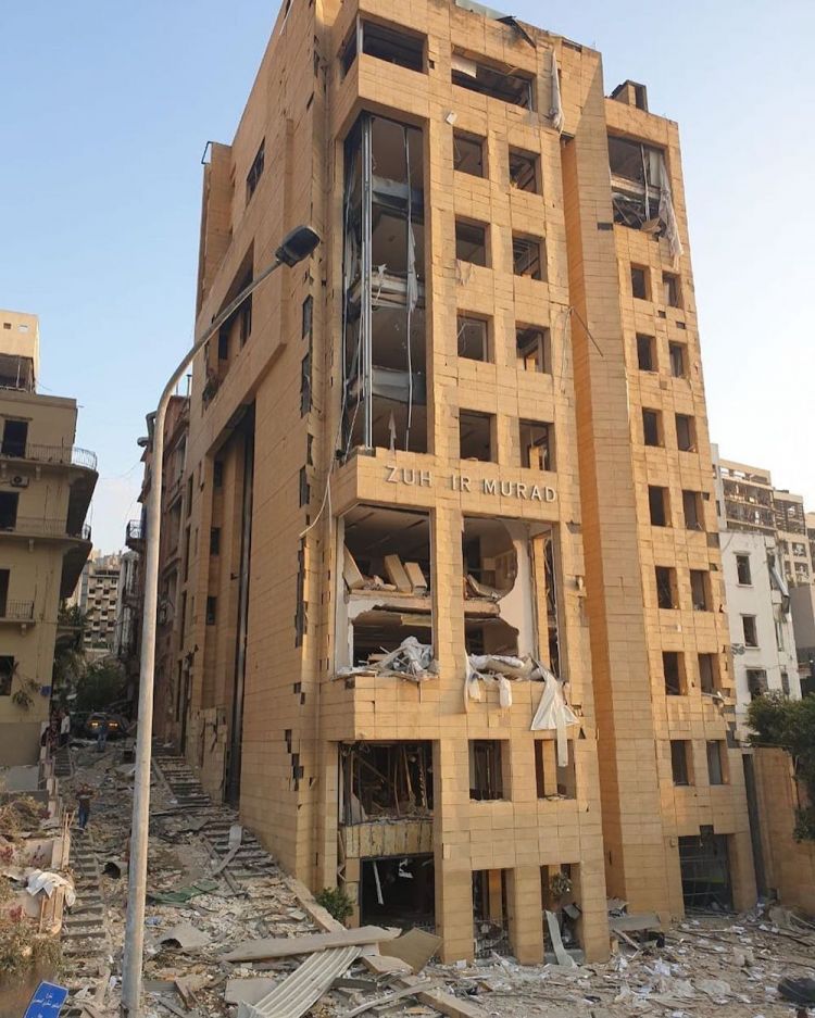 دور ازياء لبنانية مدمرة من انفجار بيروت 