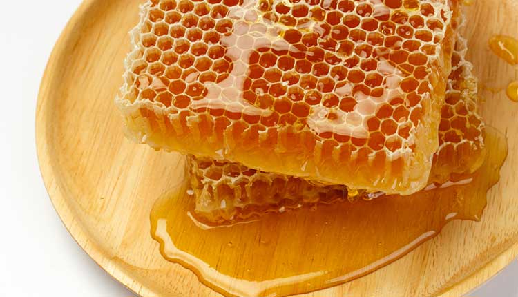 كريم شمع العسل لتفتيح بشرة اليدين في أسبوع