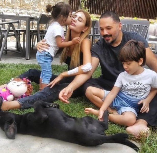 رامي عياش وعائلته مع كلبه الأليف