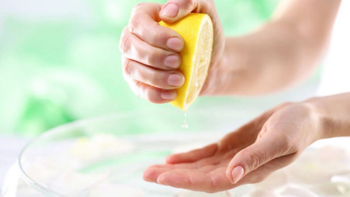 علاجات منزلية لتفتيح بشرة اليدين والقدمين