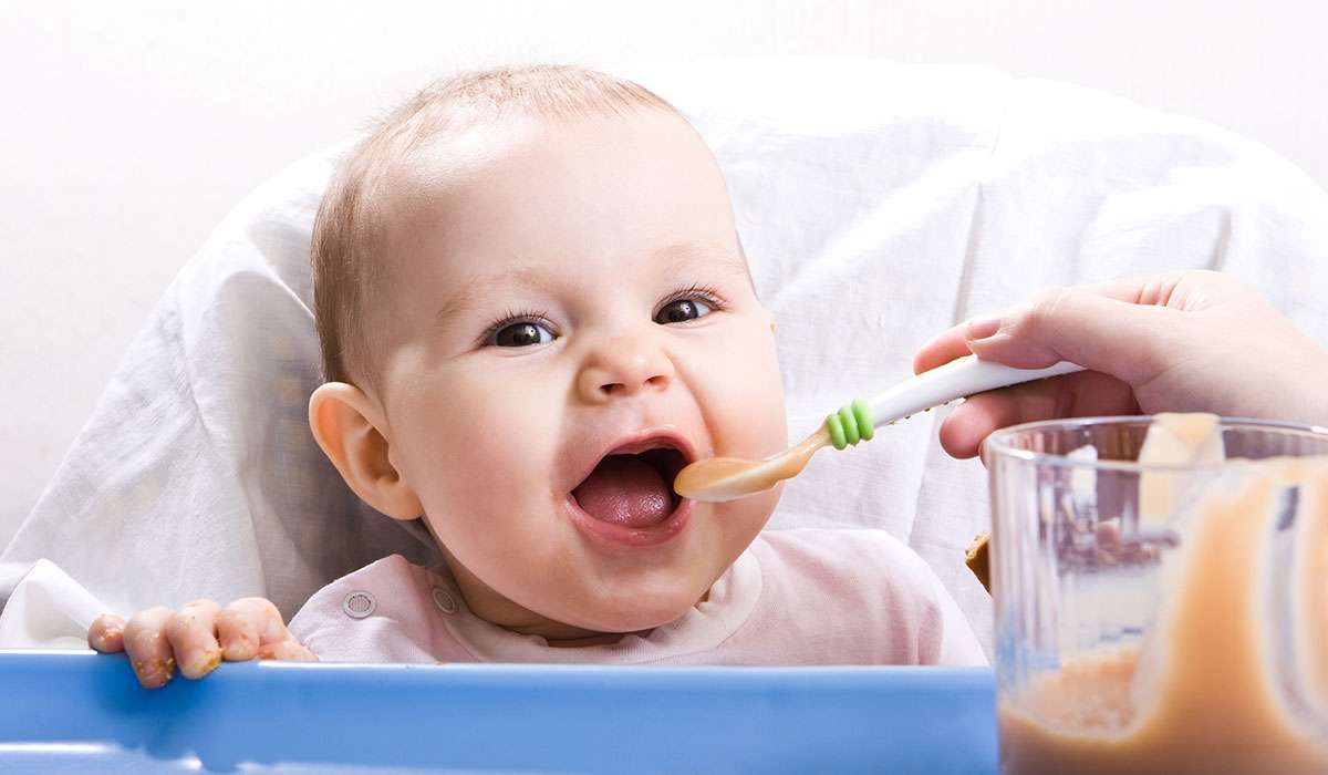 نظام غذائي للطفل من عشرة أشهر إلى سنة ونصف السنة