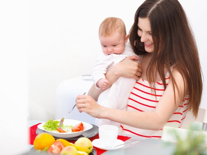 نظام غذائي يناسب الأم بعد الولادة