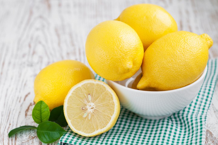 وصفة الكركم والليمون لتبييض المناطق الحساسة