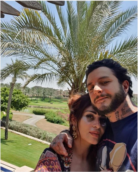 احمد الفيشاوي وزوجته