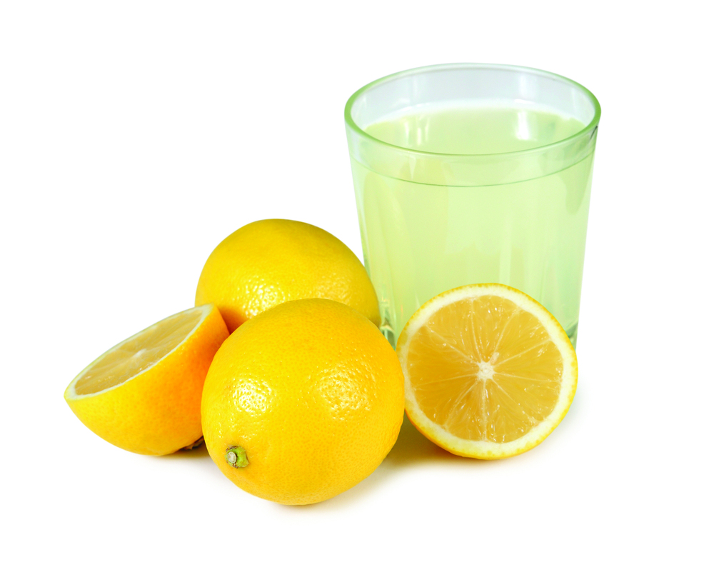 عصير الليمون للتخلص من تصبغات الوجه