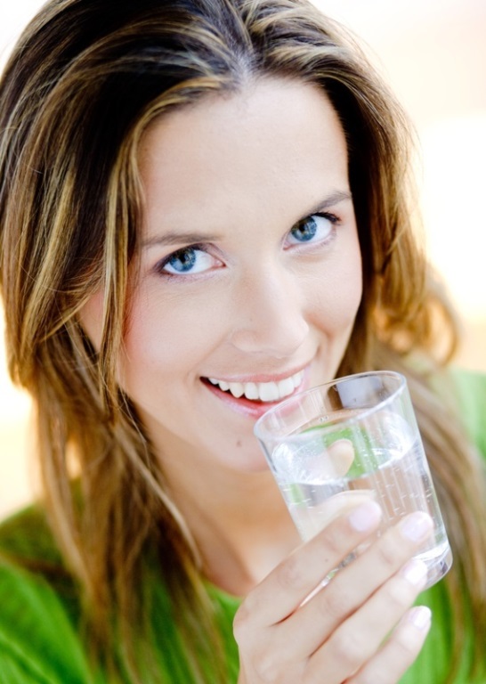 يسهل شرب المياه تنقل خلايا مناعة الجسم عبر الاوعية الليمفاوية