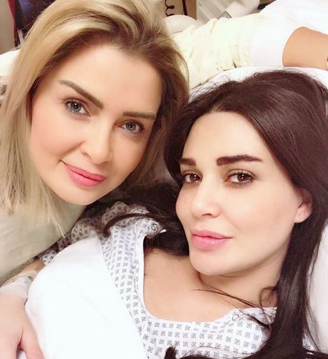 سيرين عبد النور مع شقيقتها سابين
