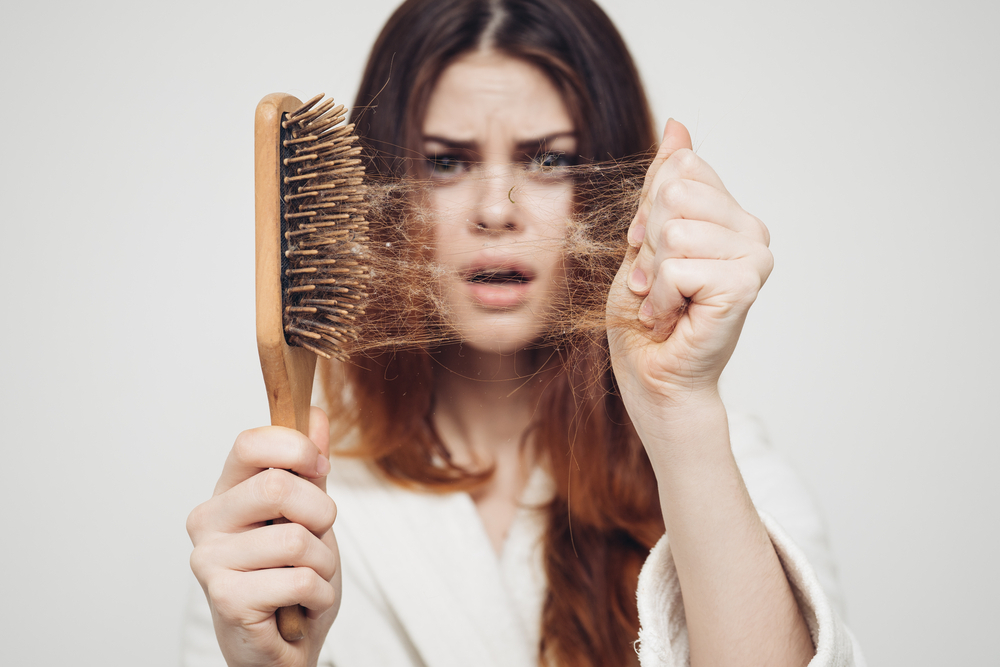 علاج تساقط الشعر بكثرة عند النساء