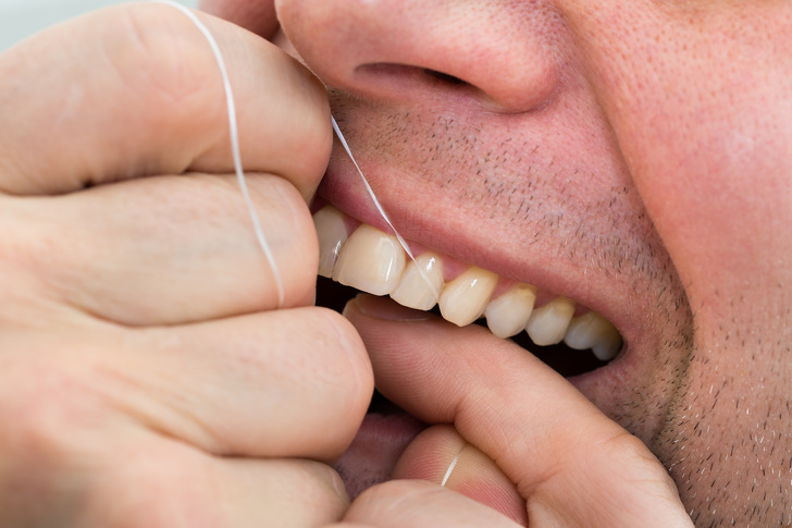 عادات شائعة تقومين بها تضر بصحة أسنانك
